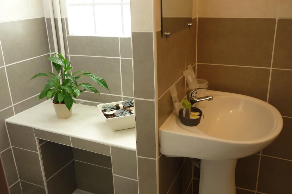 L'Hospitalet Saint Charles Montpellier Ruang foto